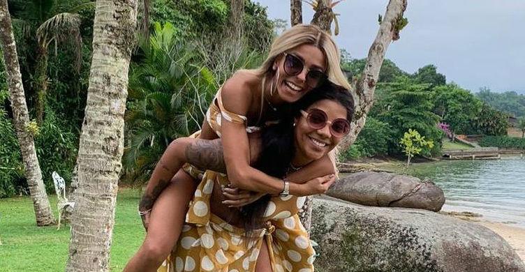 Ludmilla se derrete de amores ao clicar a namorada, Brunna Gonçalves: “Você está tão linda”