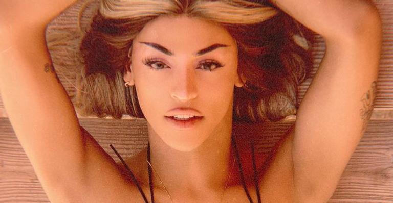 Pabllo Vittar sensualiza de biquíni fininho e recebe elogios: ”Um corpão desses”