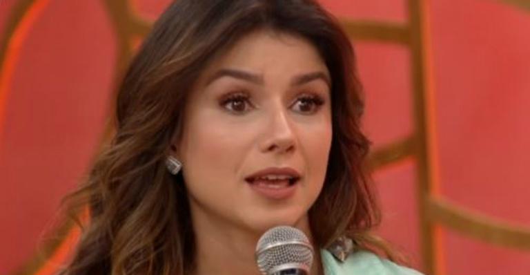 Paula Fernandes se emociona ao relembrar tentativa de suicídio: ”Minha mãe me salvou”