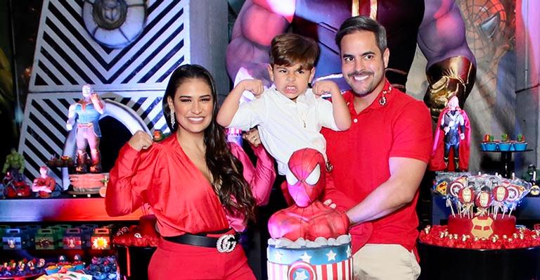 Simone faz festa luxuosa para o aniversário de 5 anos do filho, Henry