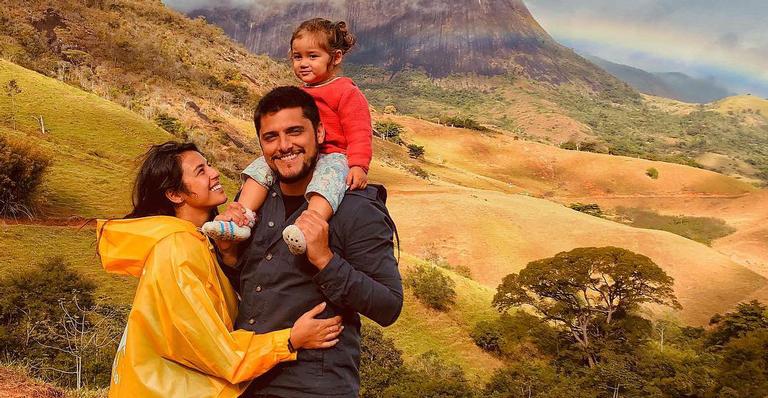 Madalena cai na risada ao brincar com Bruno Gissoni: “De novo, papai”