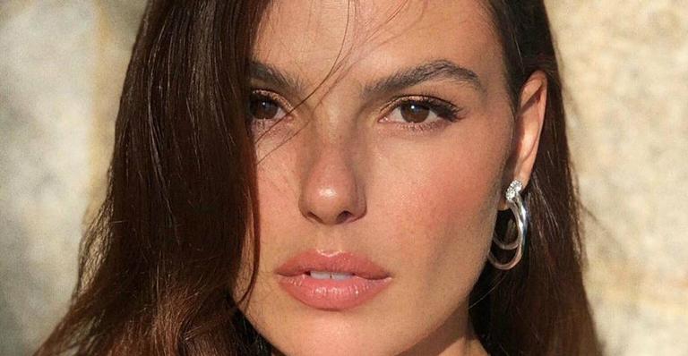 Isis Valverde enche a web de fofura ao clicar o filho, Rael: “Oi, meu amor”