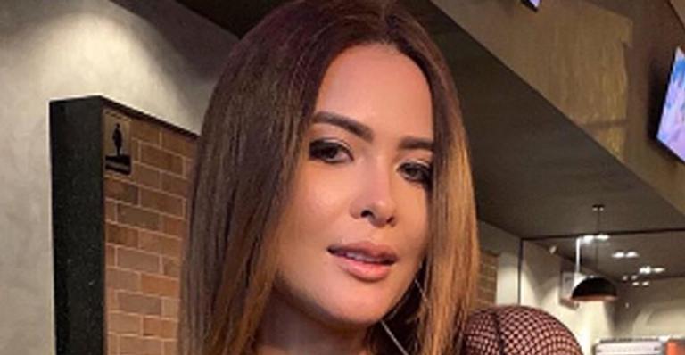 Geisy Arruda causa com look polêmico e supersensual em hamburgueria
