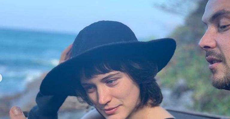 Ator de ‘A Dona do Pedaço’ flagra momento feliz de Sérgio Guizé e Bianca Bin