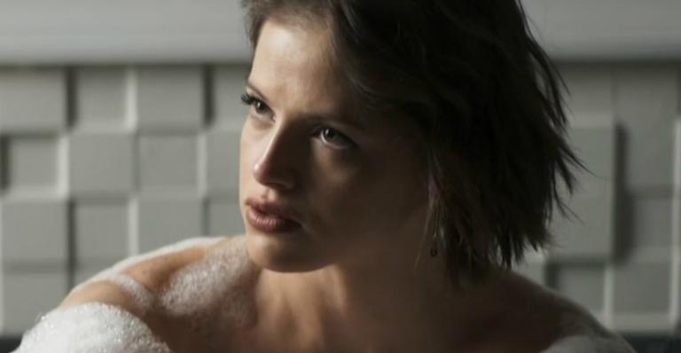 ‘A Dona do Pedaço’: Rica e sozinha, Josiane começa a enlouquecer