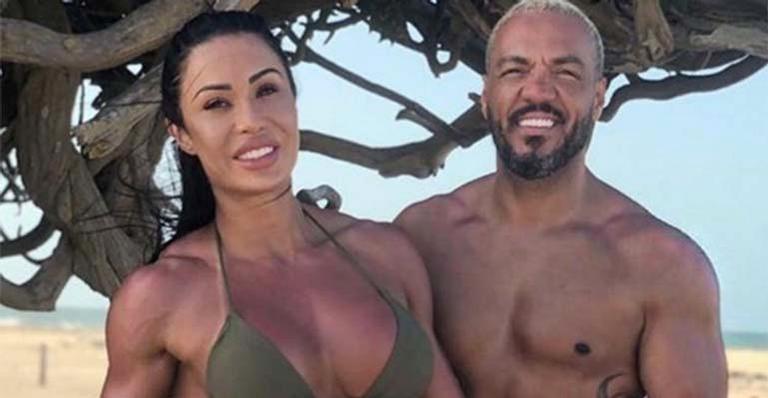 Gracyanne Barbosa dança para o marido e ele se derrete: ‘Delícia’