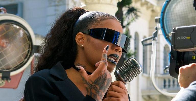 Poderosa! Ludmilla lança clipe de ‘Flash’, seu novo hit: ”Grande honra”