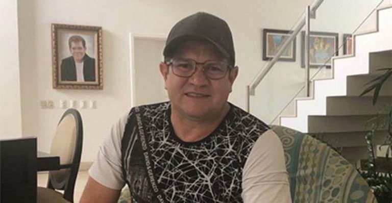 Ximbinha se pronuncia sobre ter chutado celular de fã