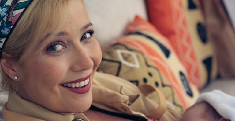 Luiza Possi registra amamentação do filho, Lucca, e encanta web: ”Morra de amores”
