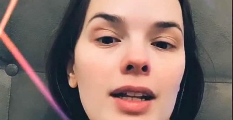 Thaeme faz relato doloroso da maternidade após viver drama: ”O que eu faço?”