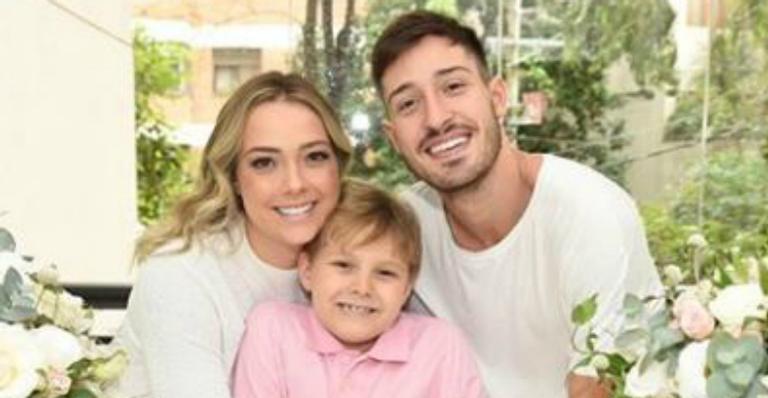 Grávida, Carol Dantas mostra decoração do quarto do segundo filho