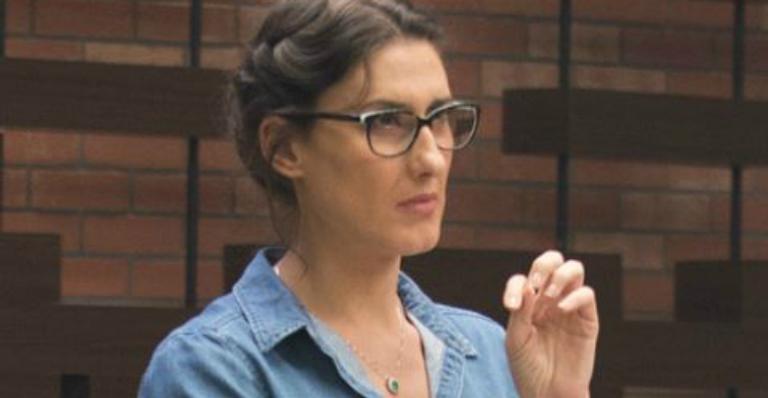 Paola Carosella discute situação política de seu país, é xingada de ‘vaca’ e responde
