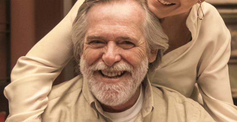 51 anos mais nova, namorada de José de Abreu responde como lida com críticas sobre romance