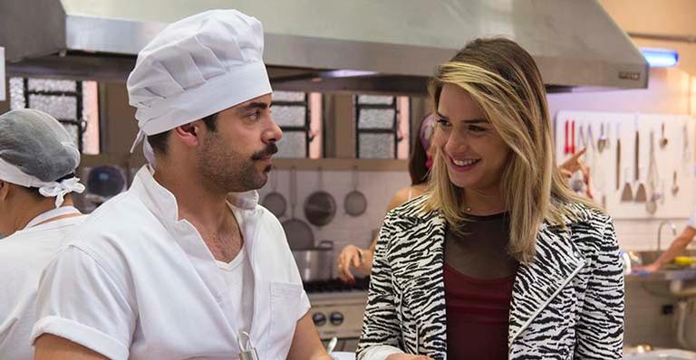 Após polêmica, Walcyr Carrasco reescreve cena de A Dona do Pedaço sobre Britney e Abel