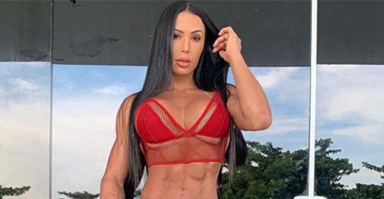 Gracyanne Barbosa é chamada de mutante e dá a melhor resposta
