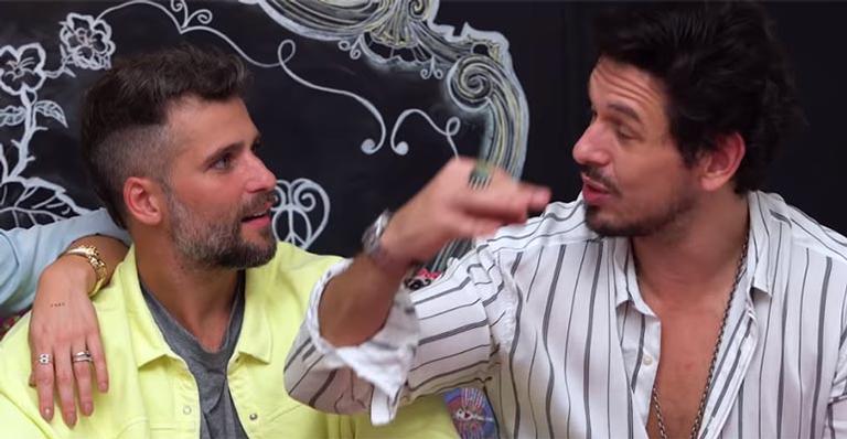 Bruno Gagliasso e João Vicente trocam selinho após revelações ousadas