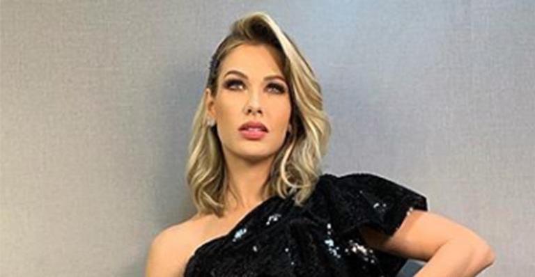 Andressa Suita surge com look grifado de R$ 40 mil em show de Gusttavo Lima