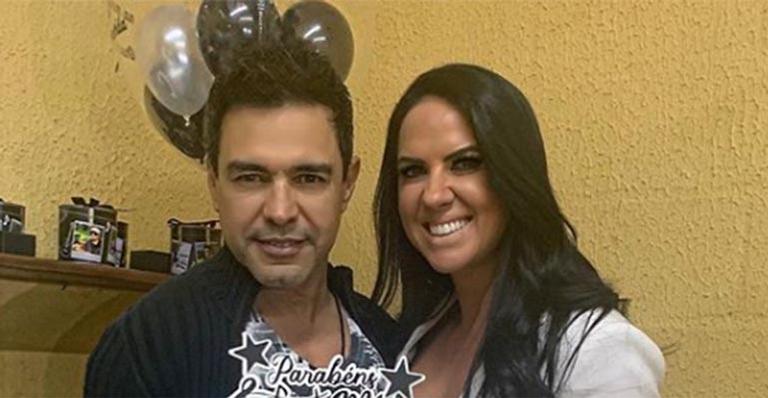 Zezé Di Camargo ganha festa de aniversário simples organizada pela noiva, Graciele Lacerda