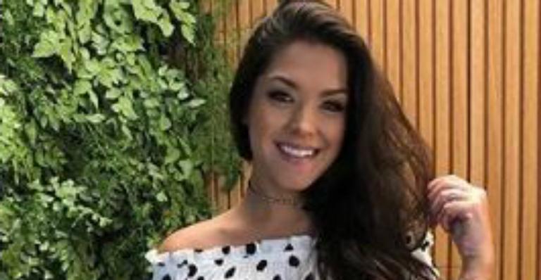 Mãe de dois, Thais Fersoza deixa barriguinha a mostra após treino e curvas surpreendem