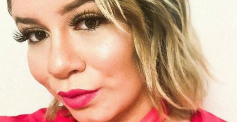 No terceiro mês de gestação, Marília Mendonça exibe inchaços no corpo e comenta mudanças