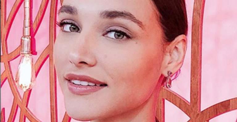 Débora Nascimento flagra Bella em registro espontâneo e encanta fãs: ”Minha passarinha curiosa”