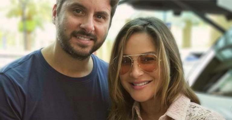 Claudia Leitte mostra foto do parto da filha recém-nascida, Bela