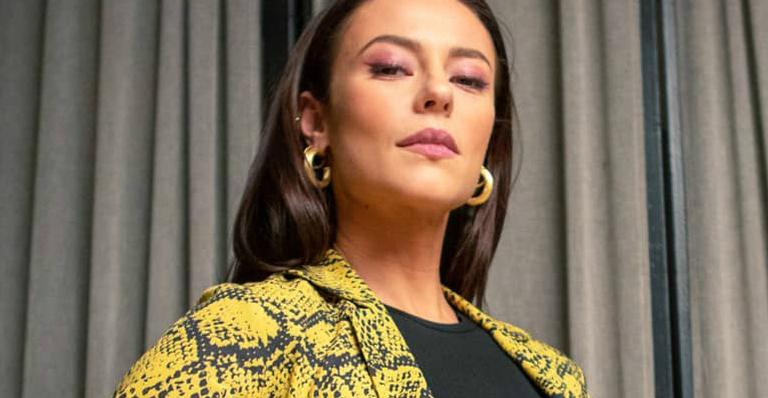 Paolla Oliveira comemora 1 milhão de seguidores de Vivi Guedes e fãs elogiam: ”Fake mais amado do Brasil”