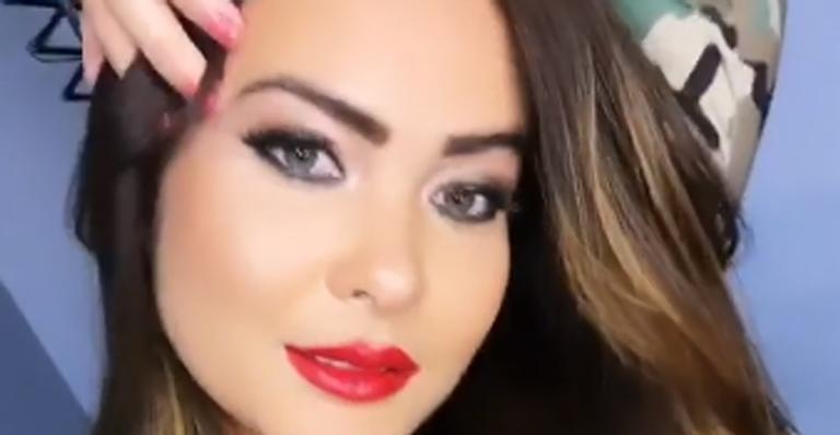Geisy Arruda dá close nos seios durante a madrugada em cliques ousados
