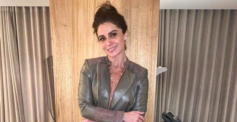 Giovanna Antonelli surge com os cabelos rebeldes em foto e seguidores não perdoam