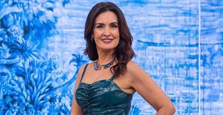 Fátima Bernardes mostra foto rara com os três filhos e o namorado