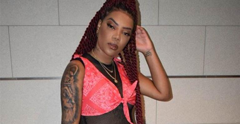 Ludmilla abre seu closet e mostra coleção impressionante de sapatos
