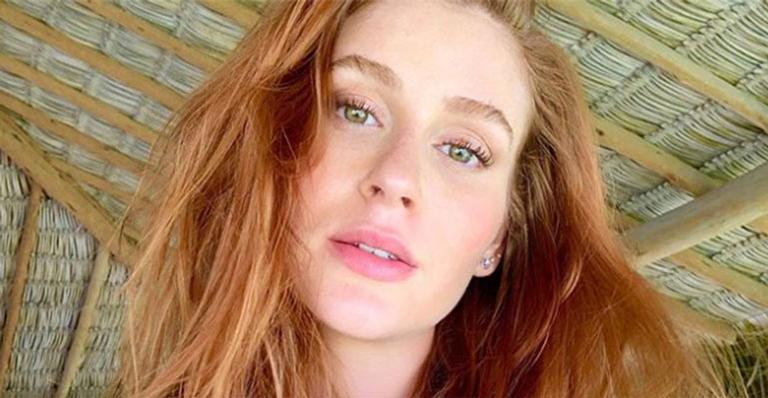 Marina Ruy Barbosa surge de biquíni e usa acessório de luxo na Bahia
