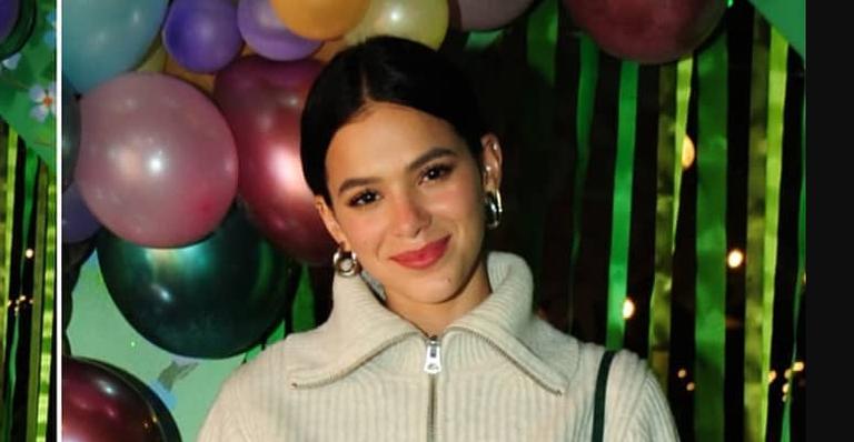 Bruna Marquezine ganha dois presentes dos pais após conquista profissional