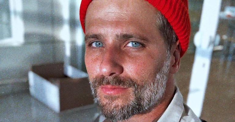 Em viagem, Bruno Gagliasso posa com vista paradisíaca: “Lugar mais incrível”
