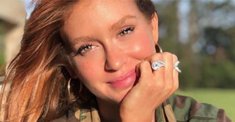Marina Ruy Barbosa faz festa íntima para o marido e mostra detalhes luxuosos na web