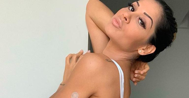 Ex-BBB Mayra Cardi posa de lingerie e exibe cintura inacreditável: ”É real?”