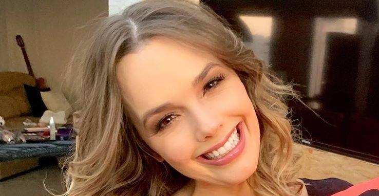 Thaeme Mariôto surge em momento lindo entre mãe e filha e encanta a web