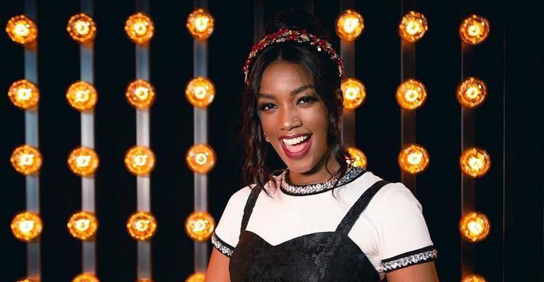 Iza celebra seu aniversário e se compara com a cantora Mel B