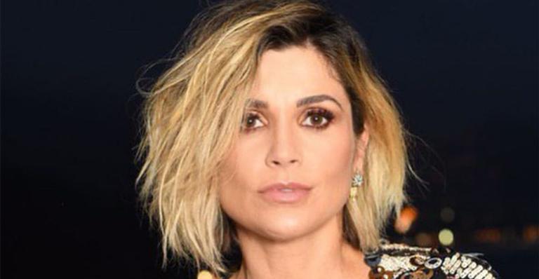 Flávia Alessandra curte noitada com vestido curtíssimo e dispensa roupa íntima