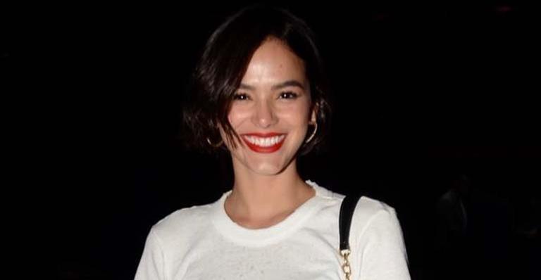 Bruna Marquezine se revolta e alfineta crítica de fã: ‘Não está sabendo de nada’