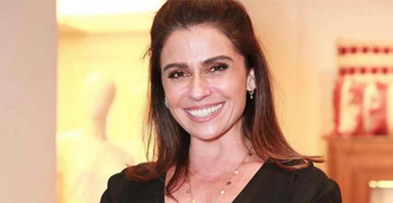 Giovanna Antonelli surge mais loira ao exibir seu novo visual