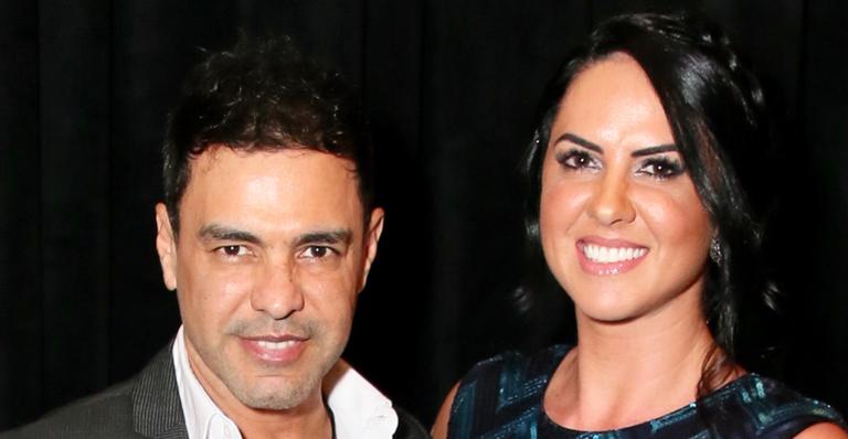 Graciele Lacerda escolhe vestido curtíssimo para ir ao show de Roberto Carlos
