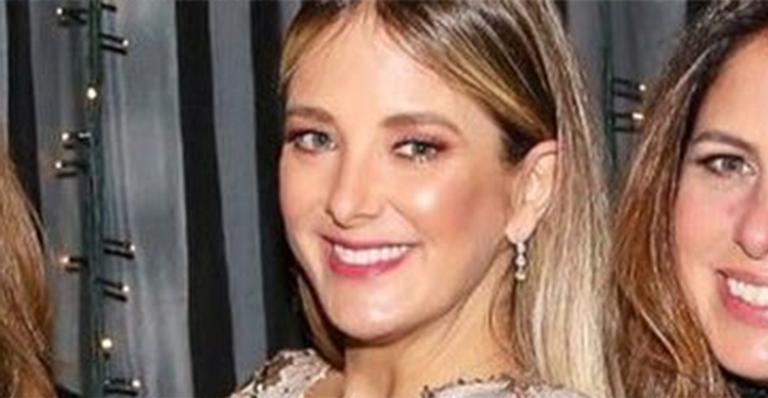 Ticiane Pinheiro reúne as duas irmãs em foto raríssima e fãs ficam em choque