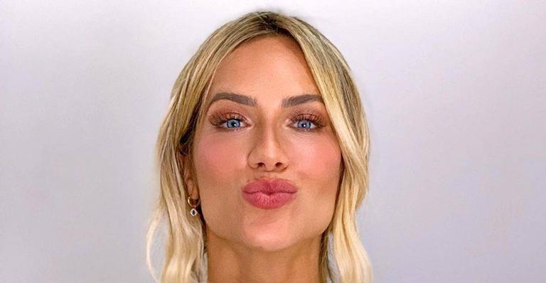 Giovanna Ewbank posa linda em clique preto e branco e fãs elogiam: “Rainha faz assim”