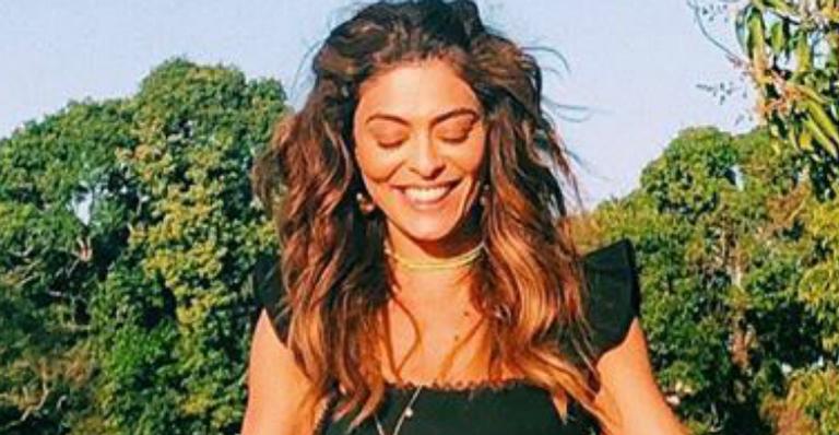 Aos 40 anos, Juliana Paes se empoleira em balanço e exibe bumbum de fio-dental