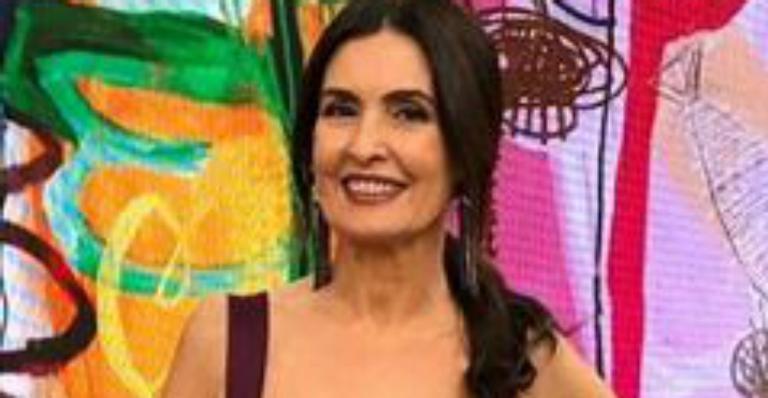 Fátima Bernardes aposta em look justinho no ‘Encontro’ e seguidores rasgam elogios