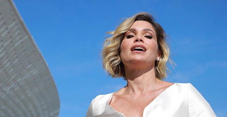 Em viagem, Flávia Alessandra posa linda e Otaviano Costa baba: “Minha deusa”