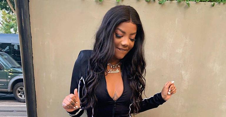 Ludmilla e a namorada viram a noite em festa e cantora brinca: “Festa boa vai até de manhã”
