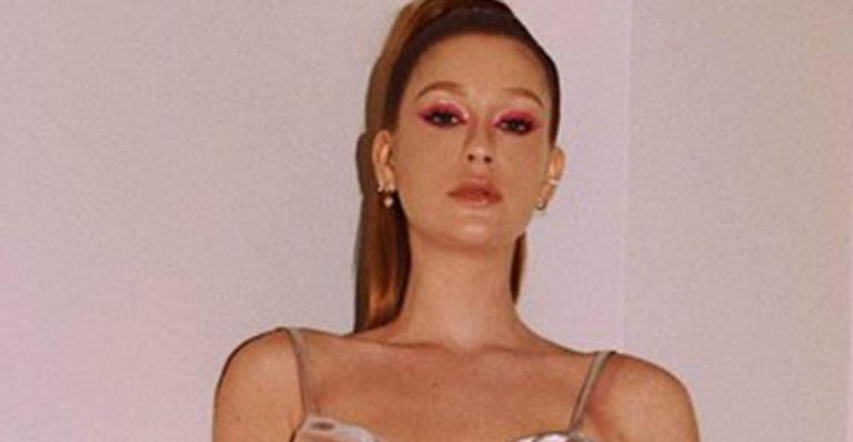 Marina Ruy Barbosa sensualiza de microvestido e relembra polêmica antiga: ”Afrontosa”