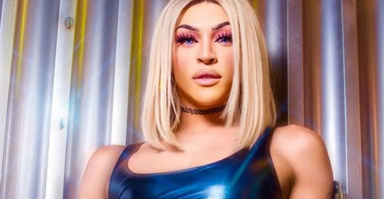 Pabllo Vittar leva tombo durante gravação de clipe e vídeo vai parar na web